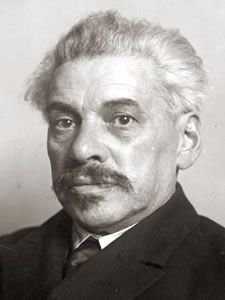 Retrato Adolf Warski (Adolf Jerzy Warszawski) - By Unknown author - Current source: NAC collection on-lineOlder source: Parlament Rzeczypospolitej Polskiej 1919-1927 , Warszawa 1928, Public Domain, https://commons.wikimedia.org/w/index.php?curid=9362702